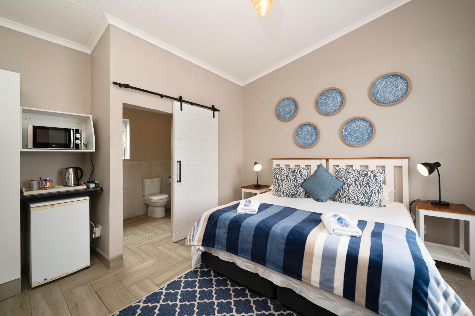 Admirals Lodge Guest House And Brightways Self Catering Apartments Port Elizabeth Bagian luar foto