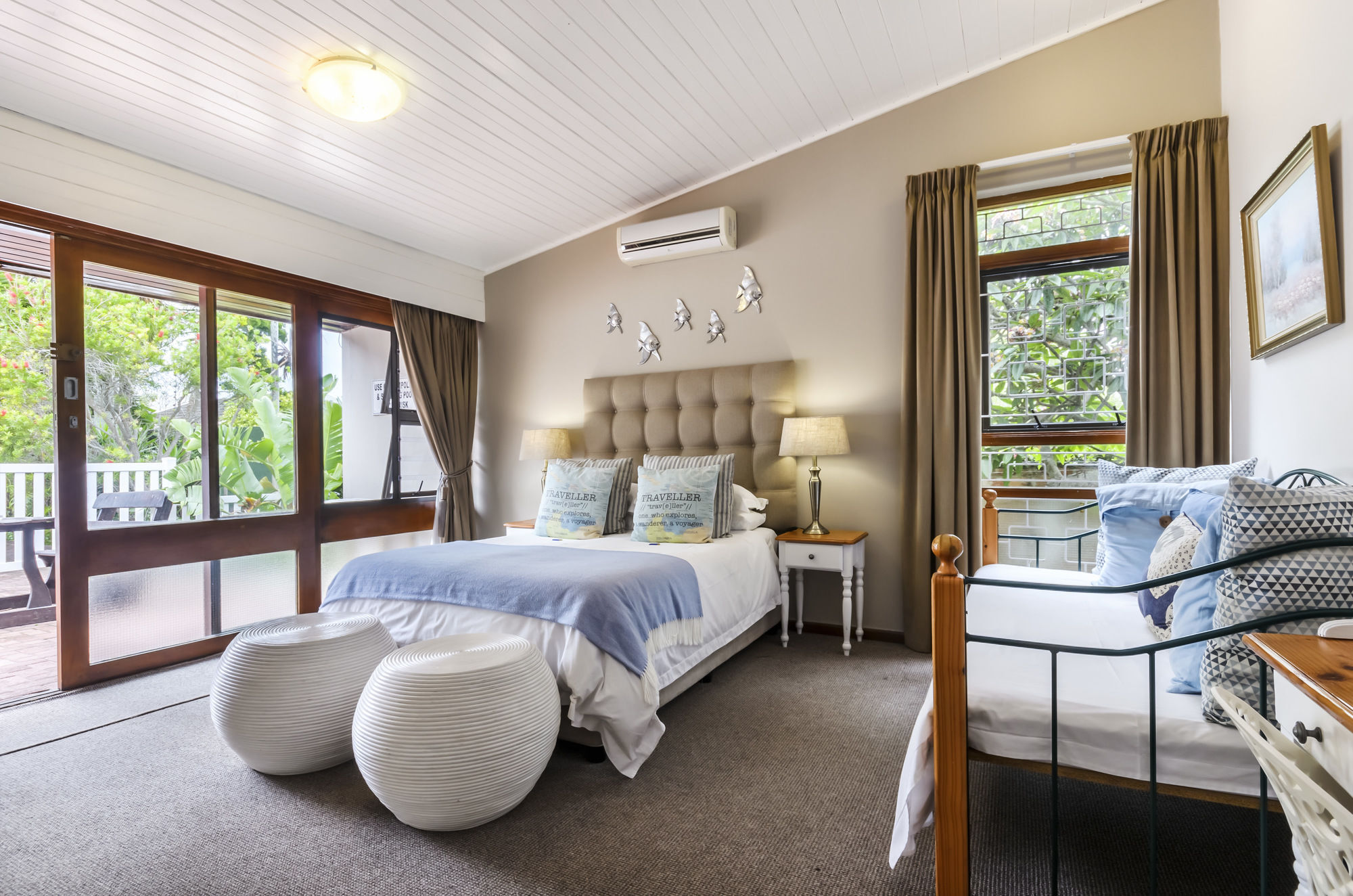Admirals Lodge Guest House And Brightways Self Catering Apartments Port Elizabeth Bagian luar foto